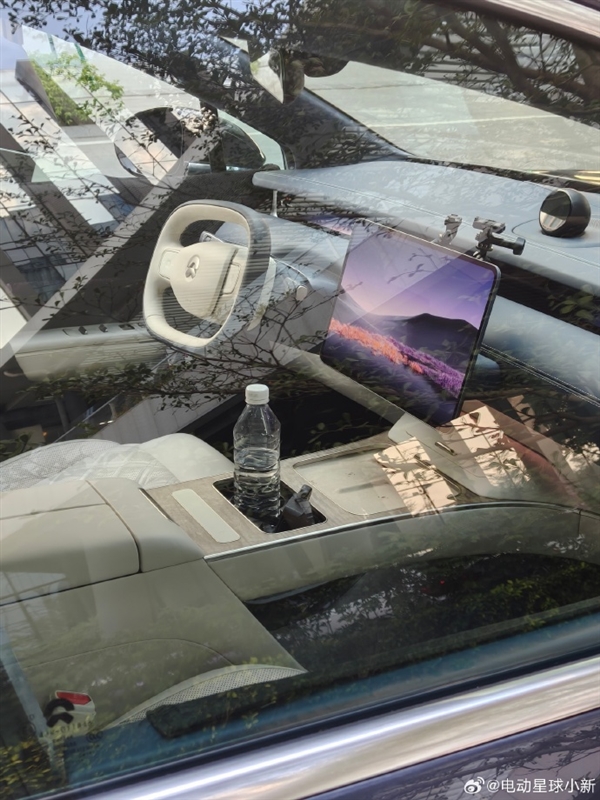 蔚来最贵量产电车 ET9实车首次曝光:大四座有前备箱