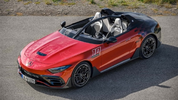 奔驰超级专属典藏座驾!AMG PureSpeed发布:V8动力 3.6秒破百