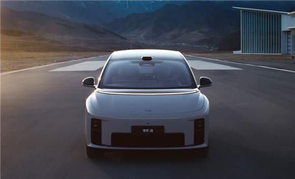 理想汽车官宣：首款纯电SUV i8将于7月发布