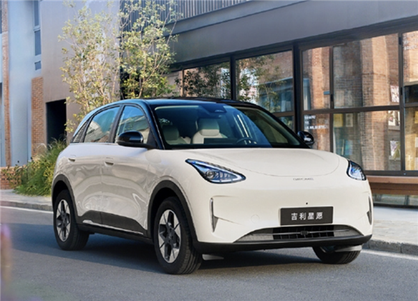 比亚迪海豚最强对手！吉利A0级纯电轿车星愿第100000辆正式交付