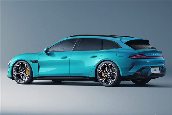 记者为了采访雷军有多努力：现场喊话雷军 接受采访我马上买SU7