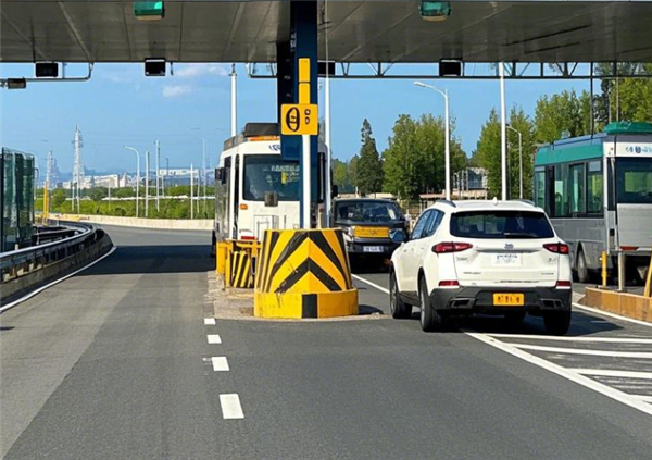 人大代表：建议春节高速免费再延长4天至12天